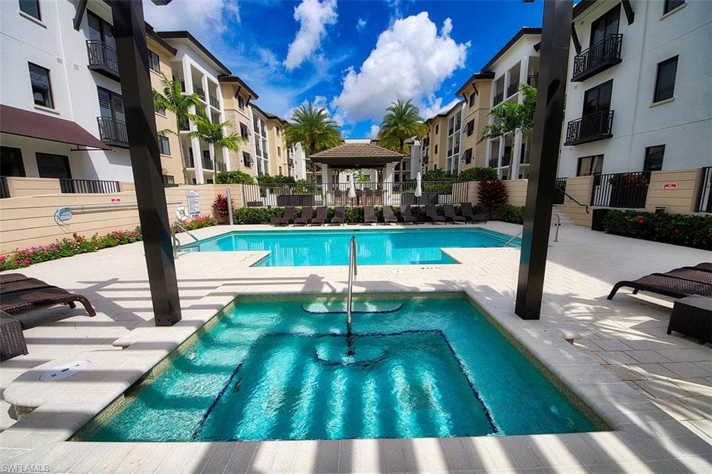 1035 3rd Ave S 411, Naples, FL 34102-37