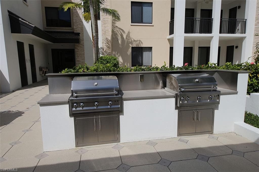 1035 3rd Ave S 411, Naples, FL 34102-41