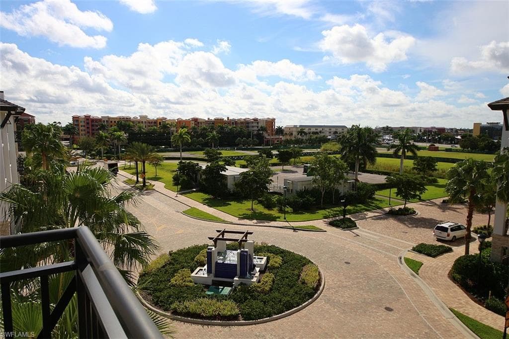 1035 3rd Ave S 411, Naples, FL 34102-44