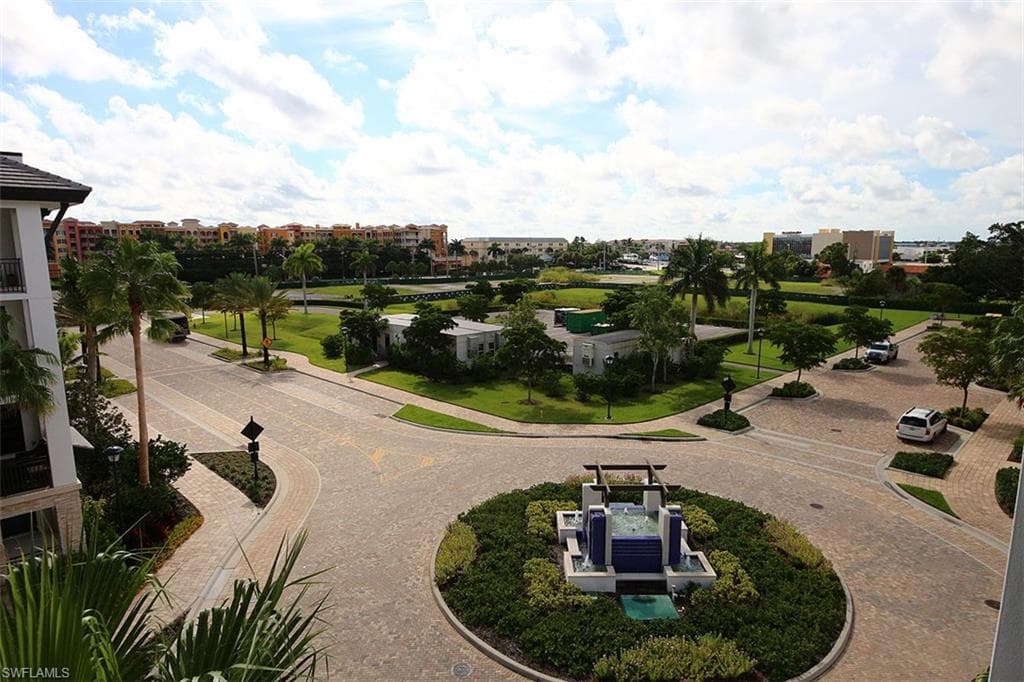 1035 3rd Ave S 411, Naples, FL 34102-46