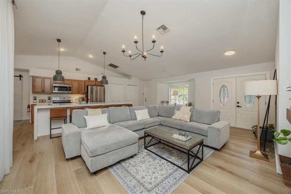 361 9th St NW, Naples, FL 34120-8