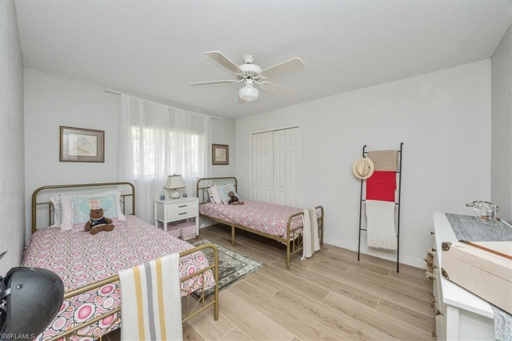 361 9th St NW, Naples, FL 34120-18