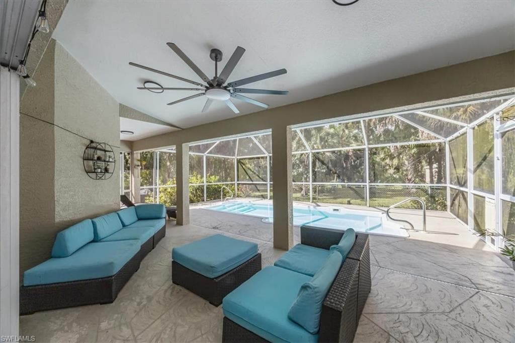 361 9th St NW, Naples, FL 34120-19