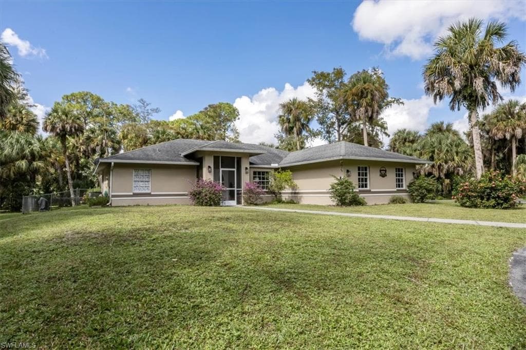 361 9th St NW, Naples, FL 34120-4