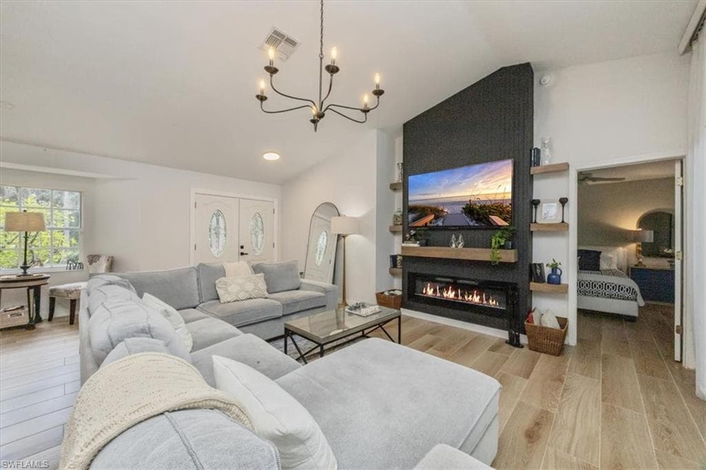 361 9th St NW, Naples, FL 34120-6