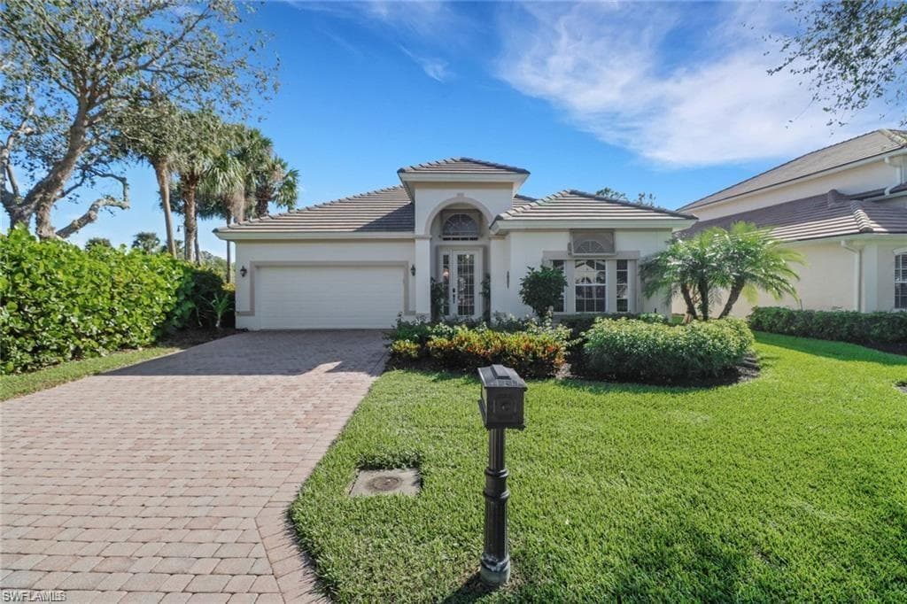23605 Via Carino Ln, Bonita Springs, FL 34135-1