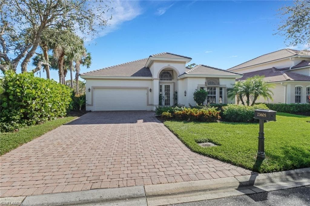 23605 Via Carino Ln, Bonita Springs, FL 34135-3