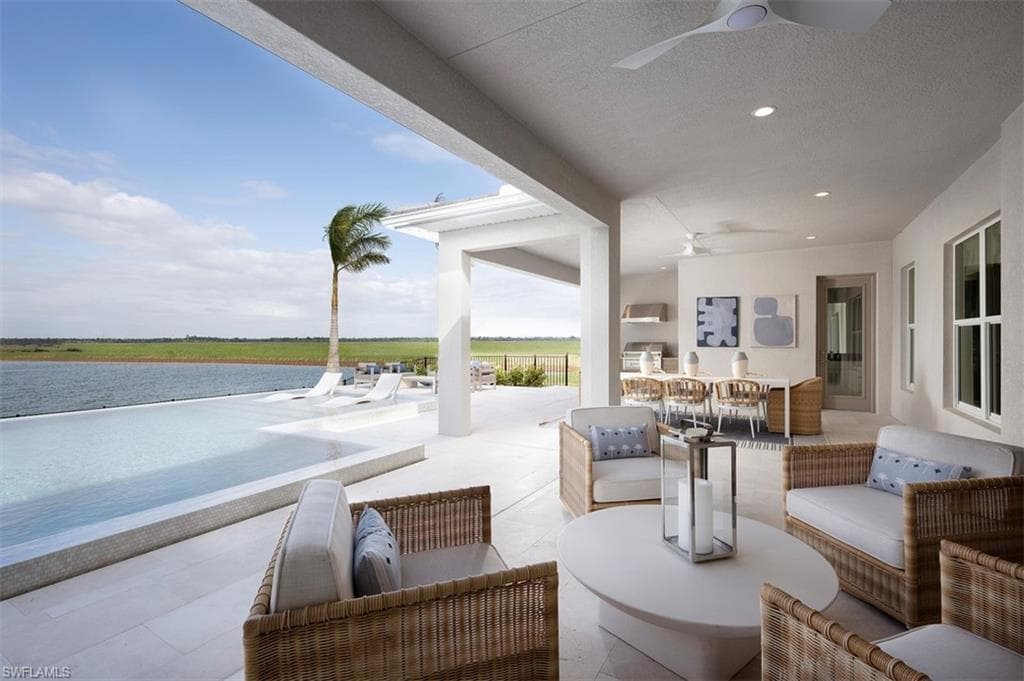 8762 Driftwood Dr, Naples, FL 34114-2