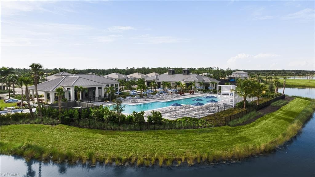 8762 Driftwood Dr, Naples, FL 34114-39