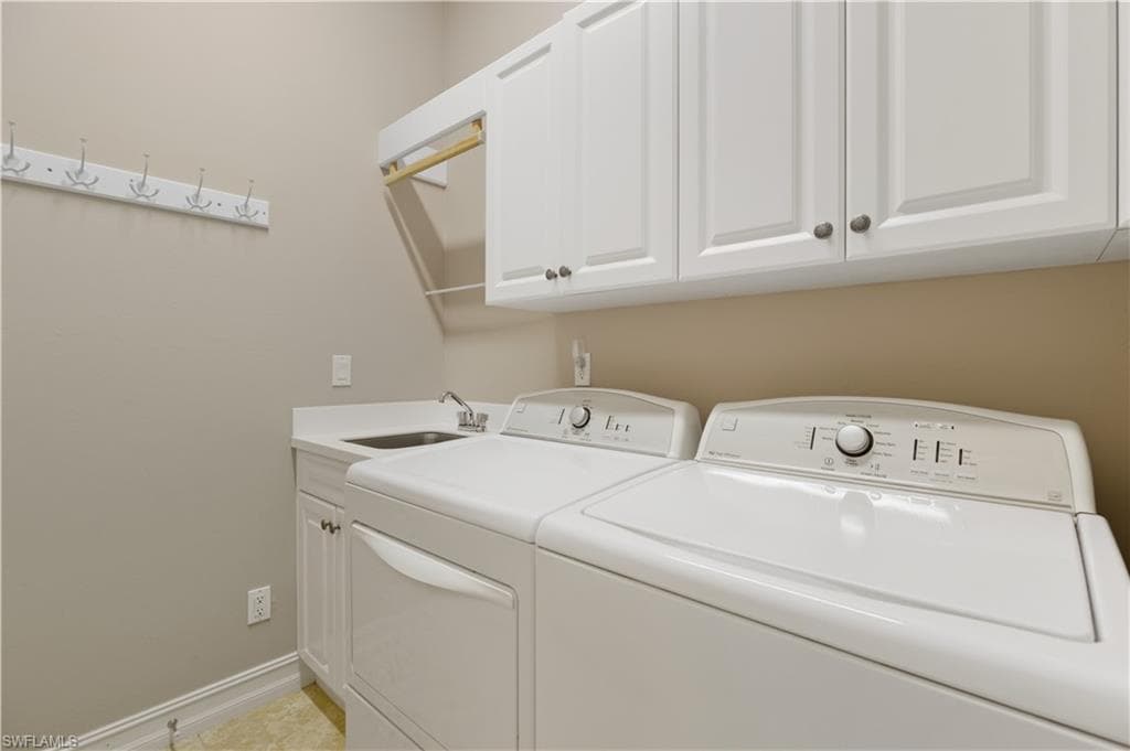 6097 Dogleg Dr, Naples, FL 34113-18