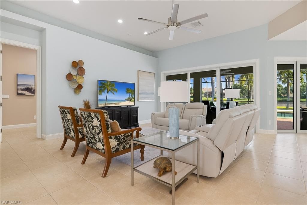 6097 Dogleg Dr, Naples, FL 34113-4