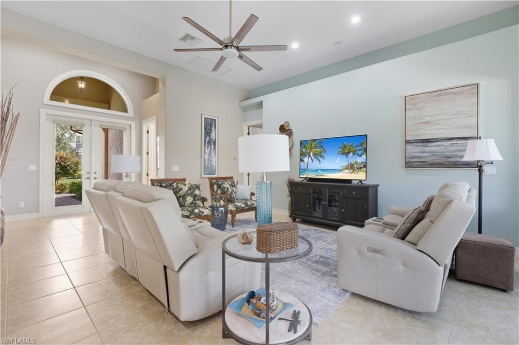 6097 Dogleg Dr, Naples, FL 34113-5