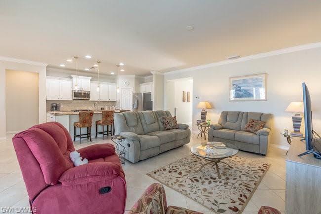 8451 Benelli Ct, Naples, FL 34114-15