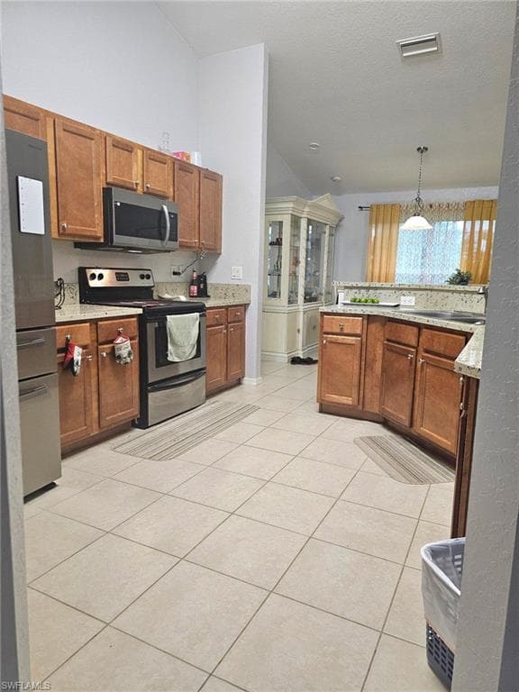 423 Windermere Dr, Lehigh Acres, FL 33972-5