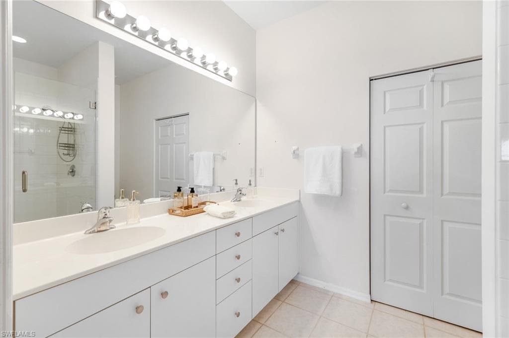 3260 Crown Pointe Blvd 202, Naples, FL 34112-26