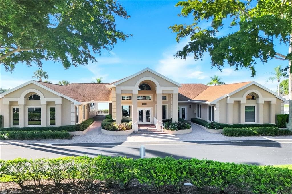 3260 Crown Pointe Blvd 202, Naples, FL 34112-40