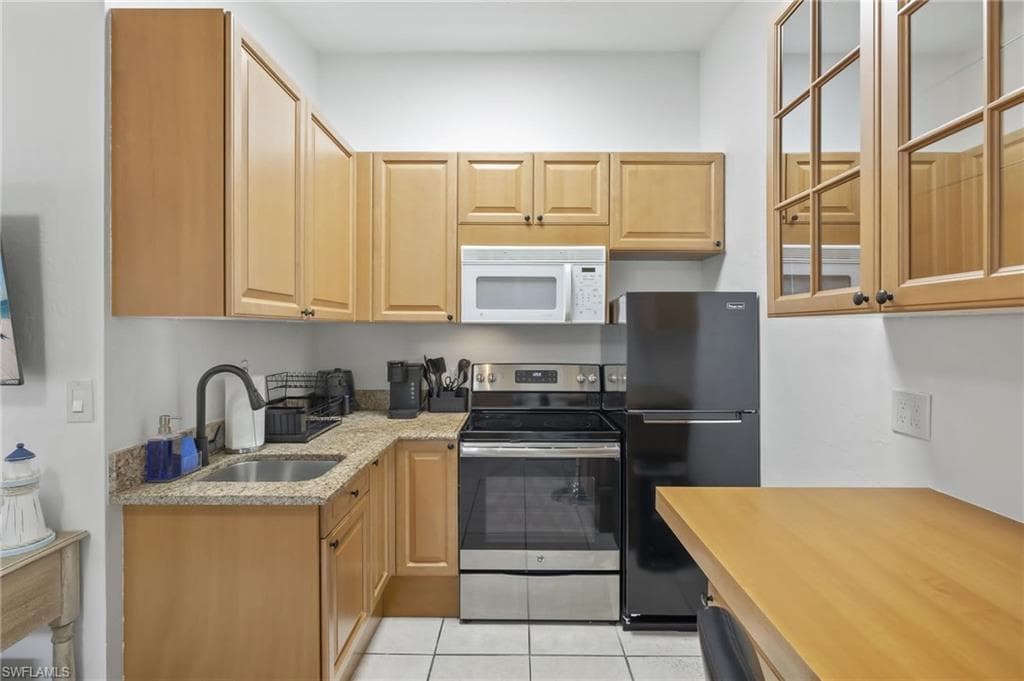 742 111th Ave N, Naples, FL 34108-25