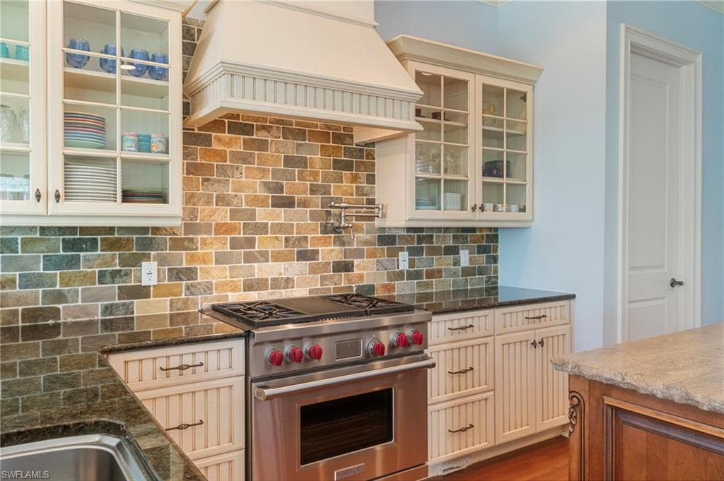 645 Broad Ave S, Naples, FL 34102-14