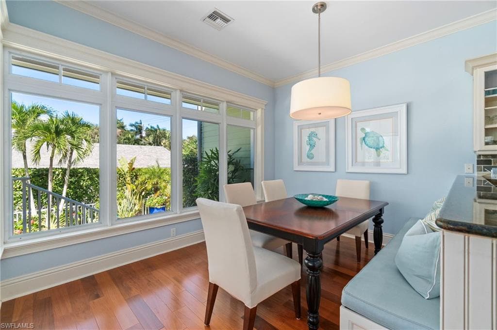 645 Broad Ave S, Naples, FL 34102-15