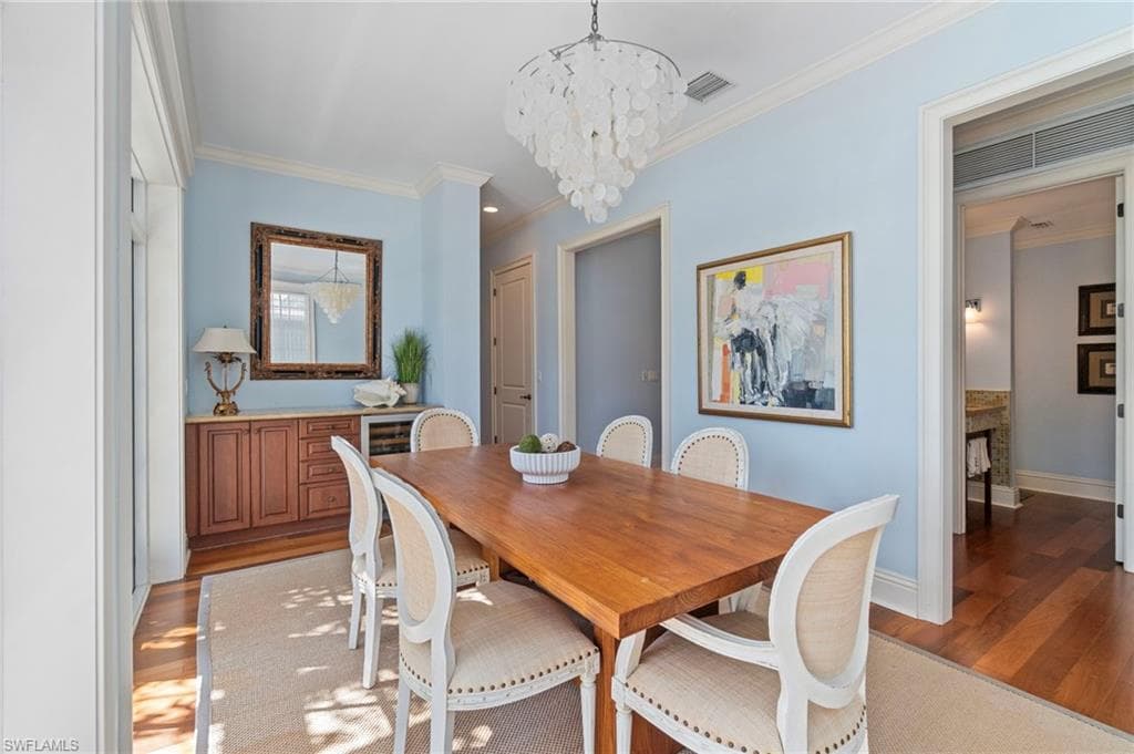 645 Broad Ave S, Naples, FL 34102-18