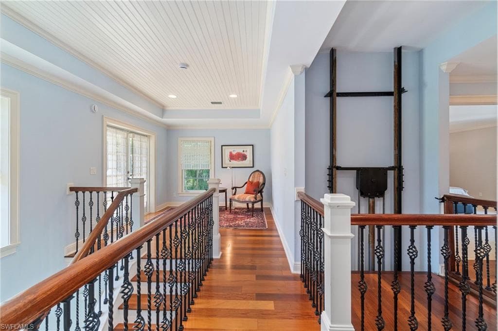 645 Broad Ave S, Naples, FL 34102-20