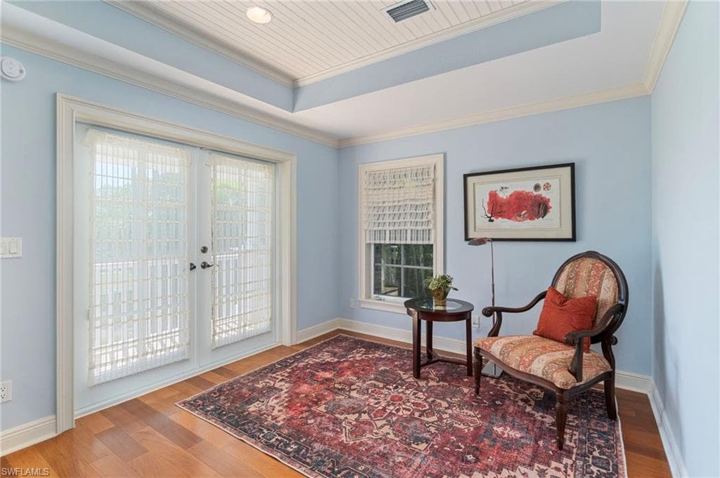 645 Broad Ave S, Naples, FL 34102-21