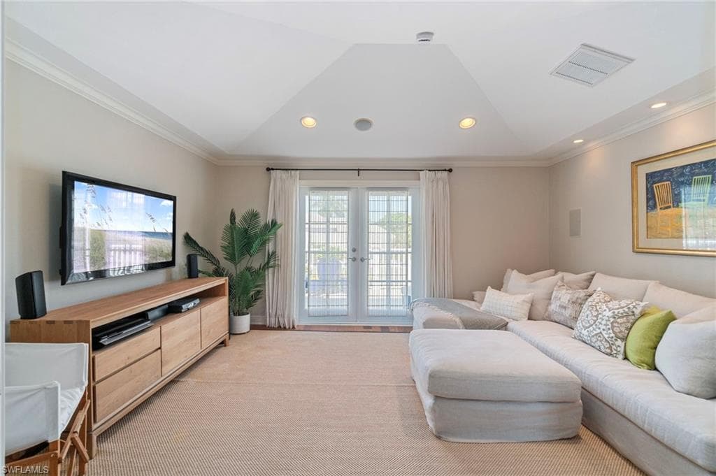 645 Broad Ave S, Naples, FL 34102-23