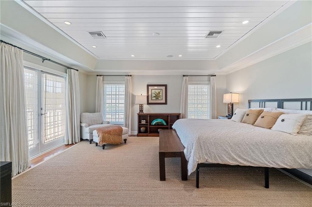 645 Broad Ave S, Naples, FL 34102-26