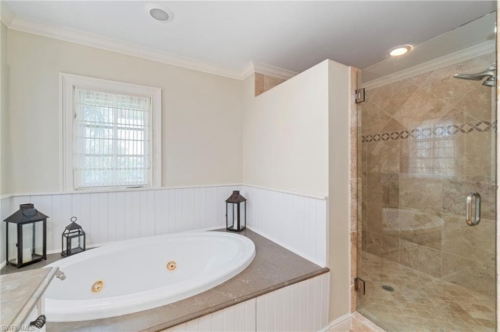 645 Broad Ave S, Naples, FL 34102-29