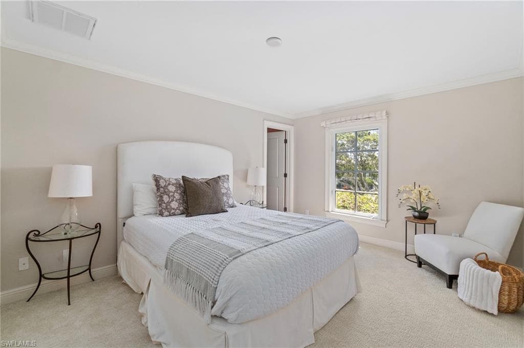 645 Broad Ave S, Naples, FL 34102-35