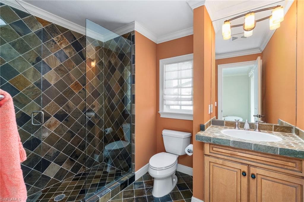 645 Broad Ave S, Naples, FL 34102-36