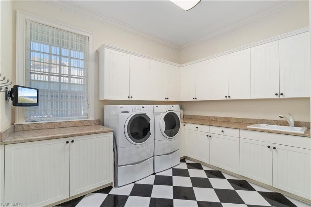 645 Broad Ave S, Naples, FL 34102-38