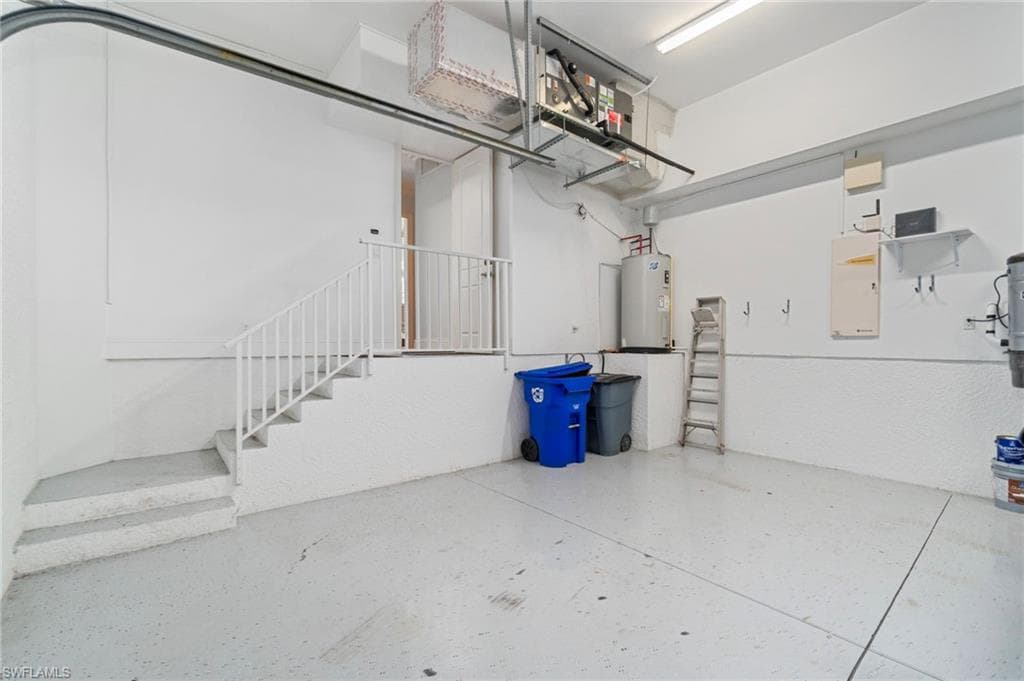 645 Broad Ave S, Naples, FL 34102-39