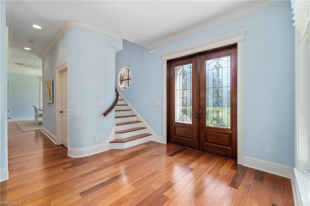 645 Broad Ave S, Naples, FL 34102-7