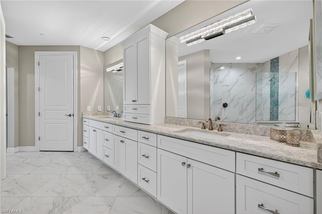 2555 Marquesa Royale Ln 202, Naples, FL 34109-19