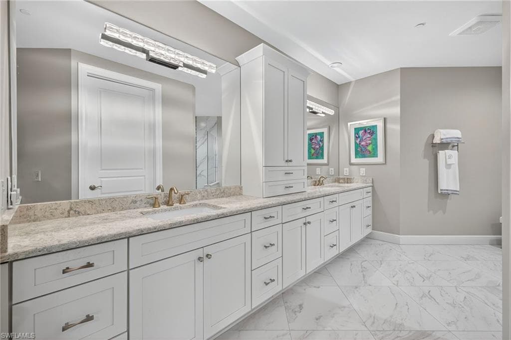 2555 Marquesa Royale Ln 202, Naples, FL 34109-20