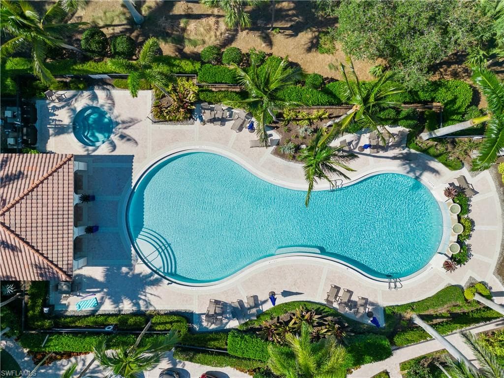 2555 Marquesa Royale Ln 202, Naples, FL 34109-43