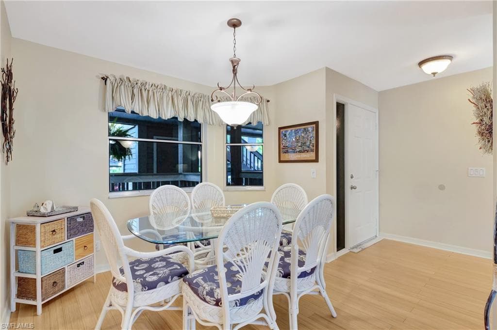 616 Wiggins Bay Dr C14, Naples, FL 34110-8