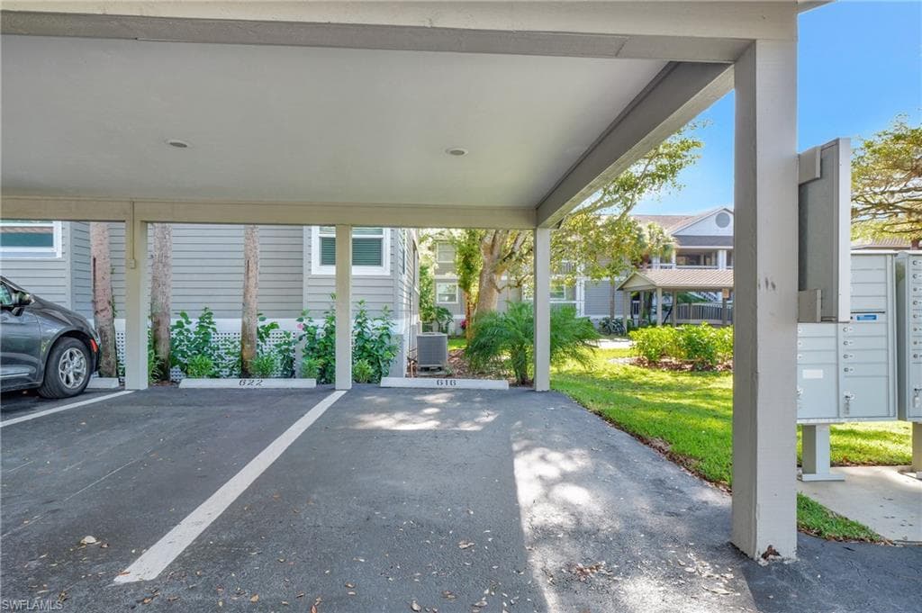 616 Wiggins Bay Dr C14, Naples, FL 34110-28