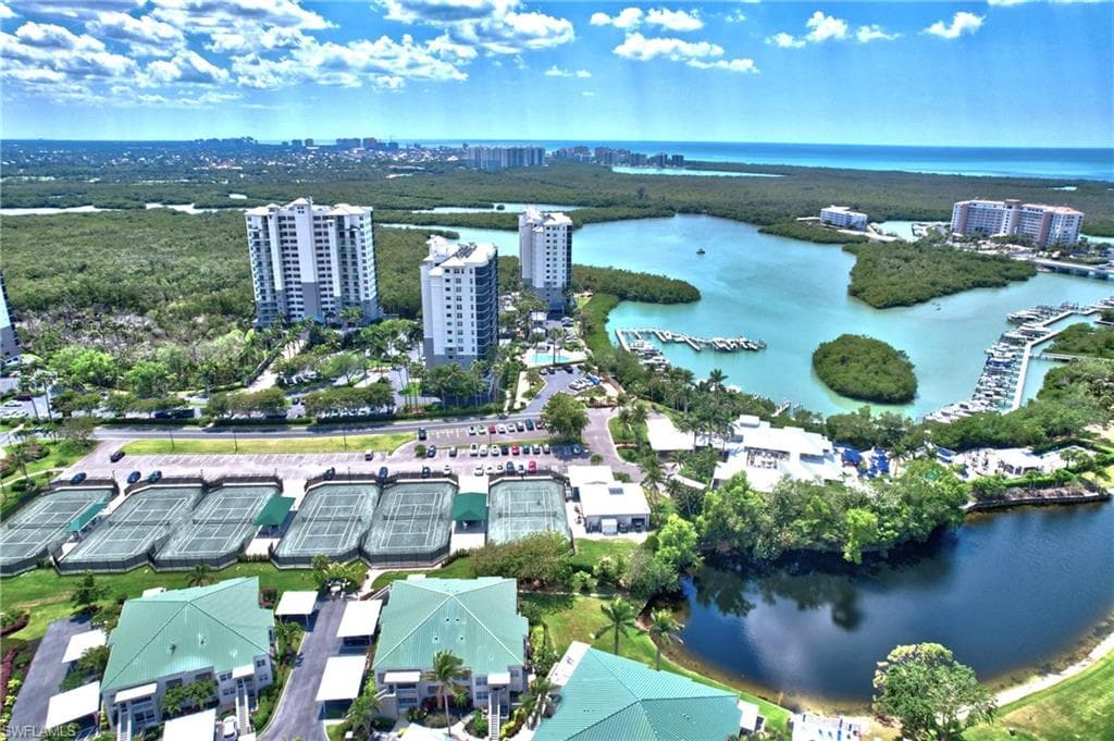 616 Wiggins Bay Dr C14, Naples, FL 34110-34