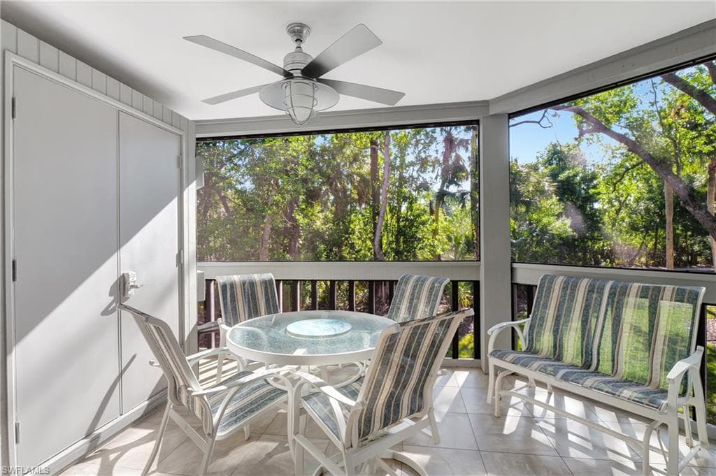 616 Wiggins Bay Dr C14, Naples, FL 34110-4