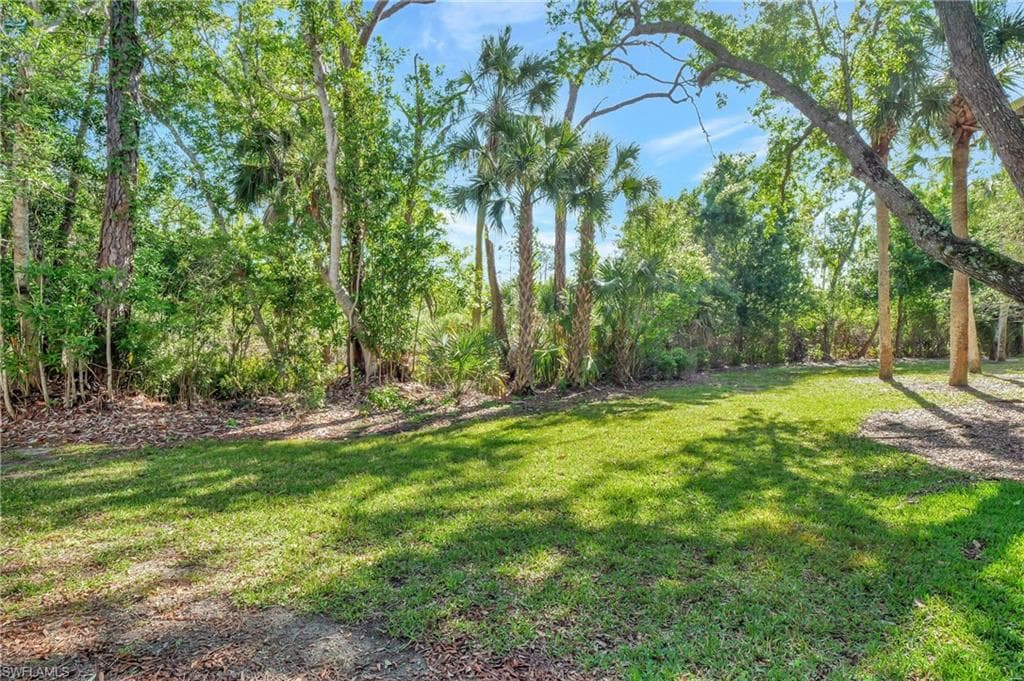 616 Wiggins Bay Dr C14, Naples, FL 34110-5