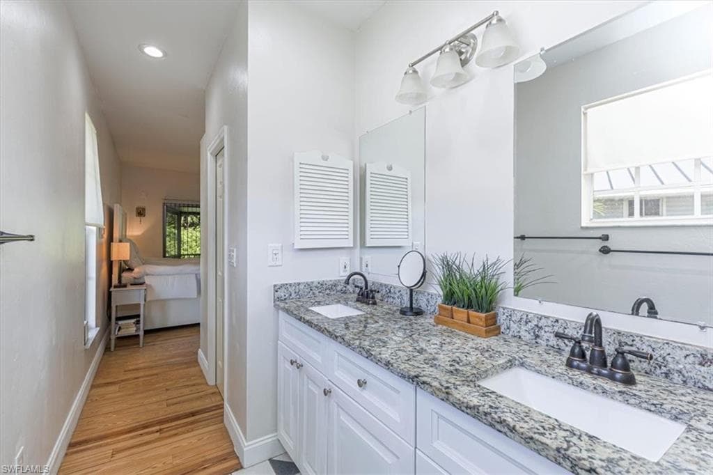 3618 Cottage Club Ln, Naples, FL 34105-9