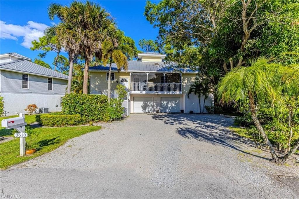 3618 Cottage Club Ln, Naples, FL 34105-2