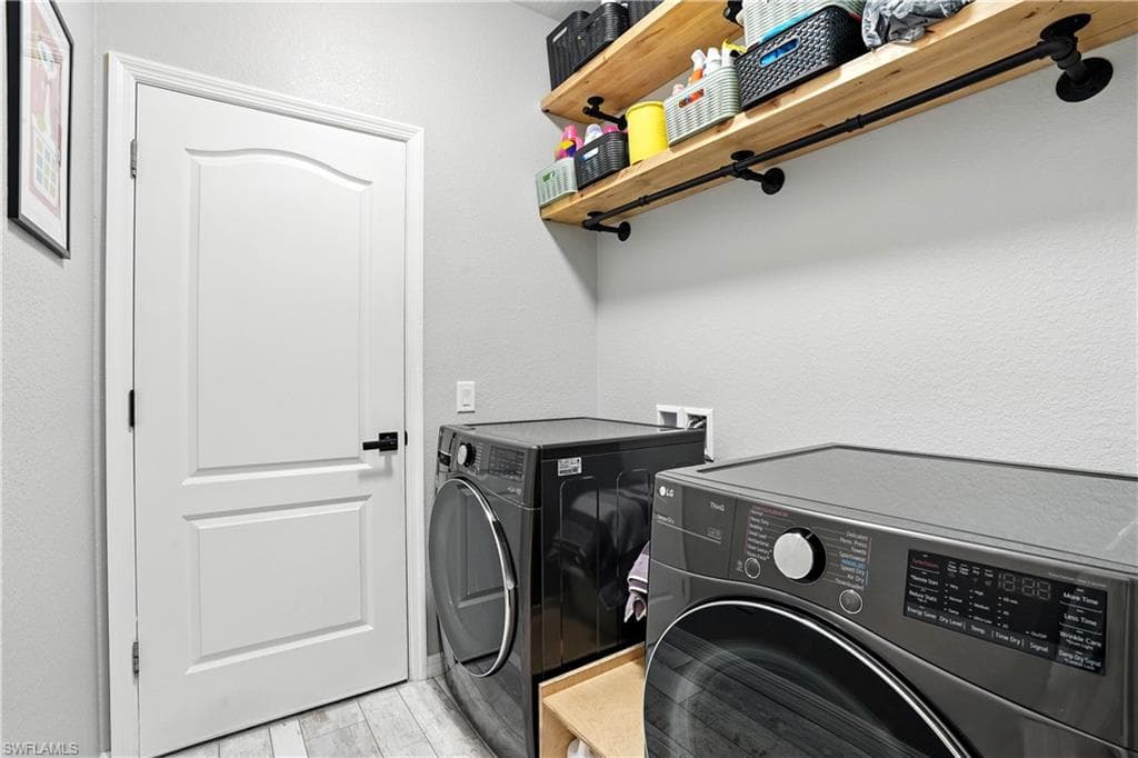 2227 Dancy St, Naples, FL 34120-17