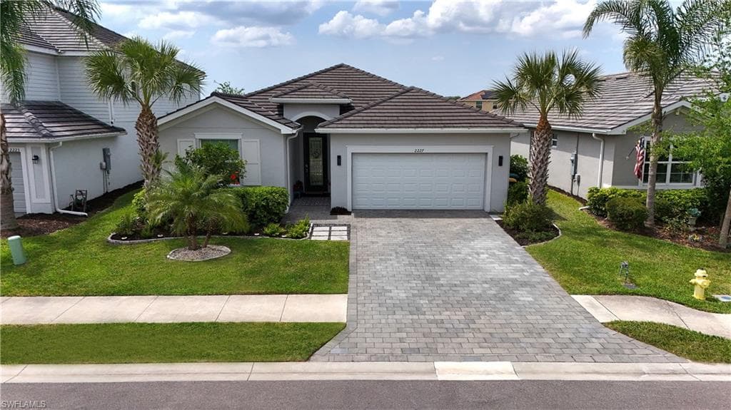 2227 Dancy St, Naples, FL 34120-26