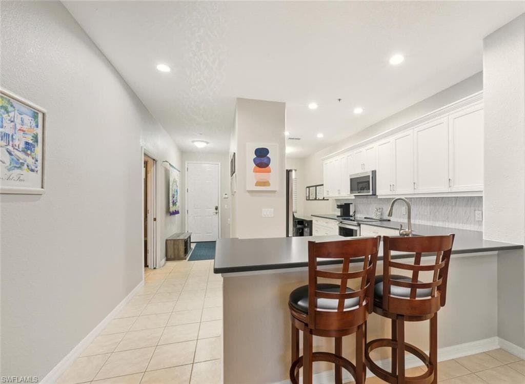 4864 Hampshire Ct 204, Naples, FL 34112-9