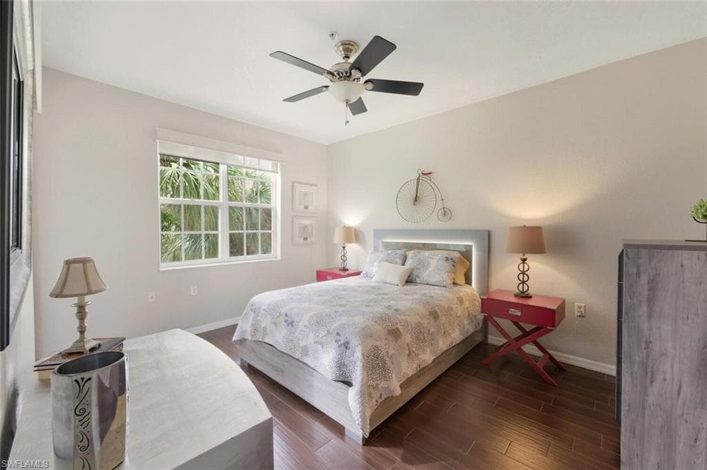 4864 Hampshire Ct 204, Naples, FL 34112-18