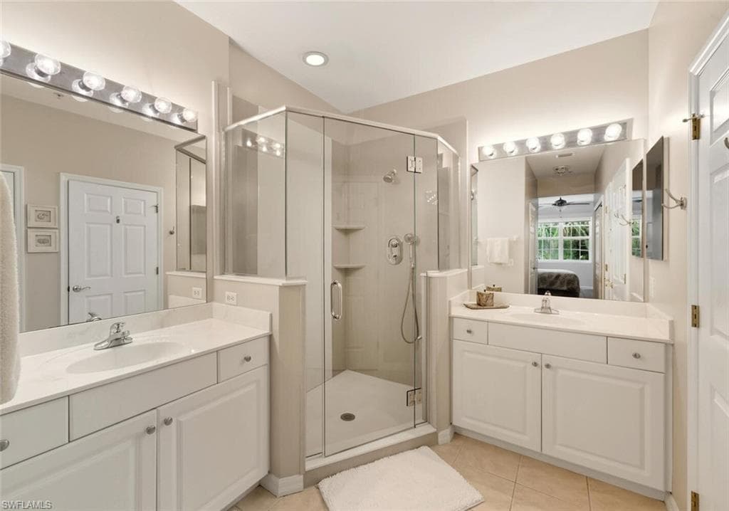 4864 Hampshire Ct 204, Naples, FL 34112-20