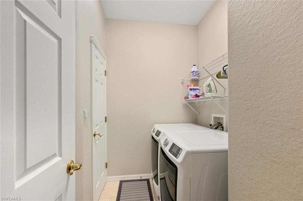 4864 Hampshire Ct 204, Naples, FL 34112-23